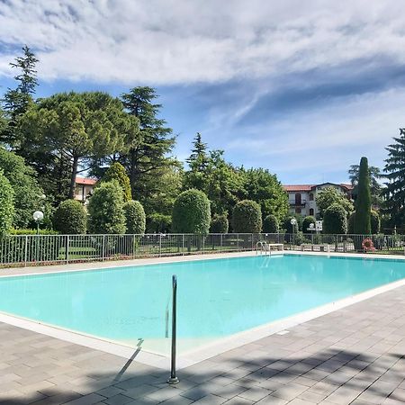 I Limoni Bilocale In Residence Con Piscina Peschiera del Garda Exterior foto