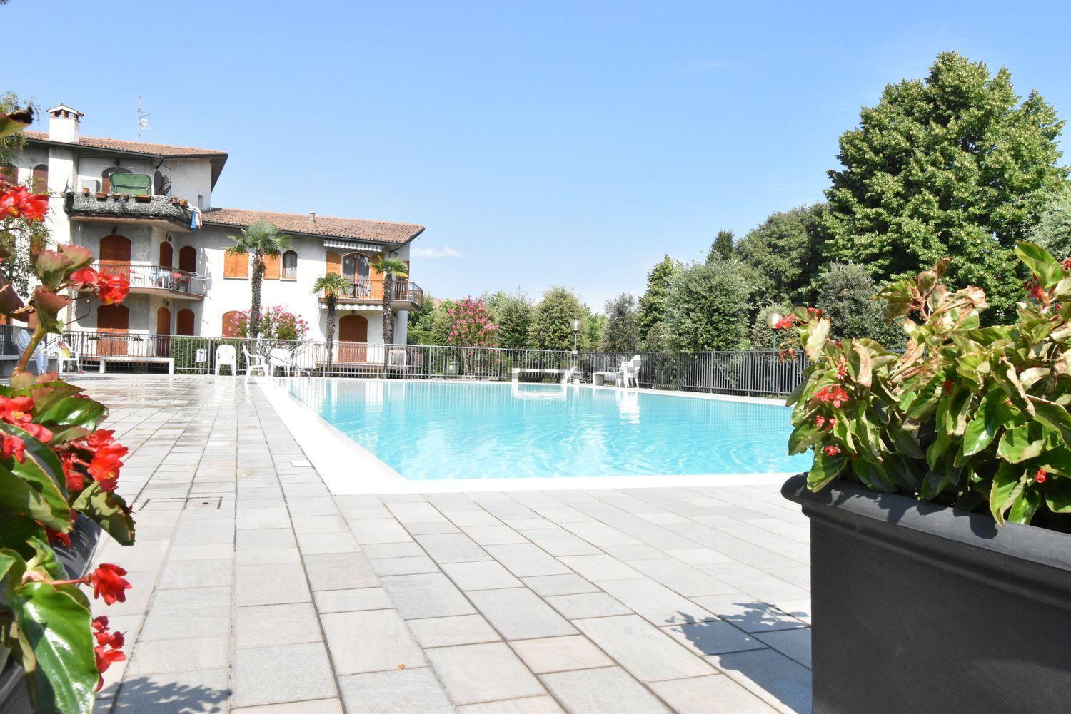 I Limoni Bilocale In Residence Con Piscina Peschiera del Garda Exterior foto